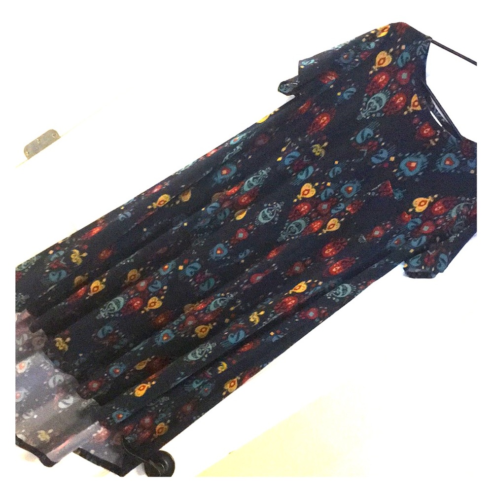 Medium lularoe carly